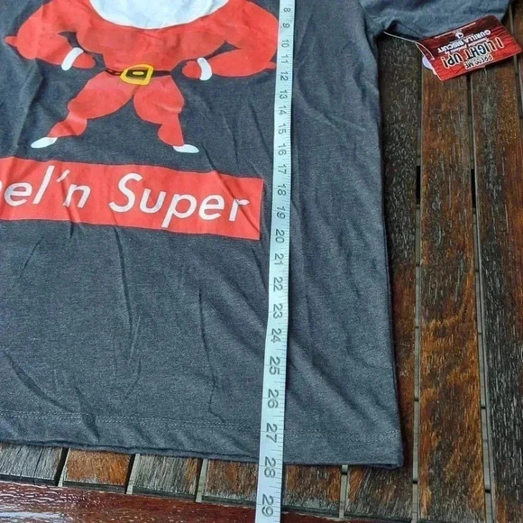 SuperSanta Tee with lights - Picture 6 of 8